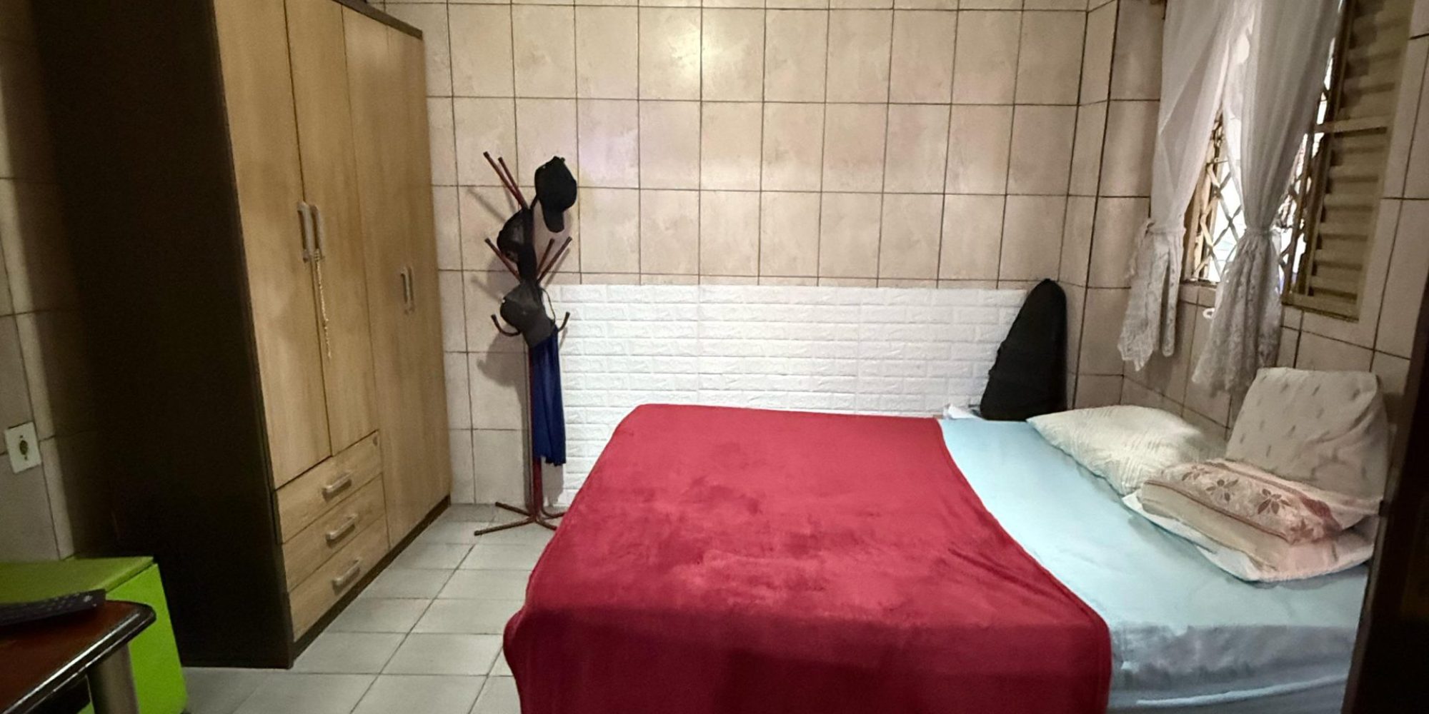 2b063aa2-1fd8-490b-aa20-a038e954f424